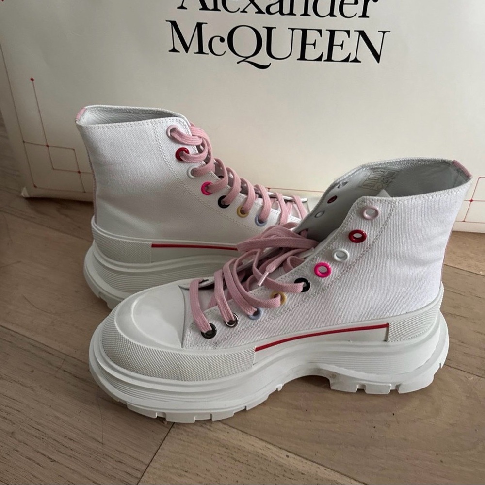 Alexander McQueen Women's White and Pink Platform Sneakers